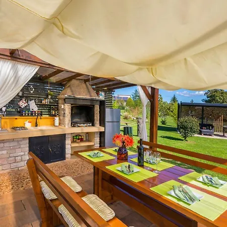 Vila House Dorstari *