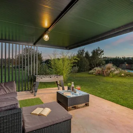 House Dorstari Villa