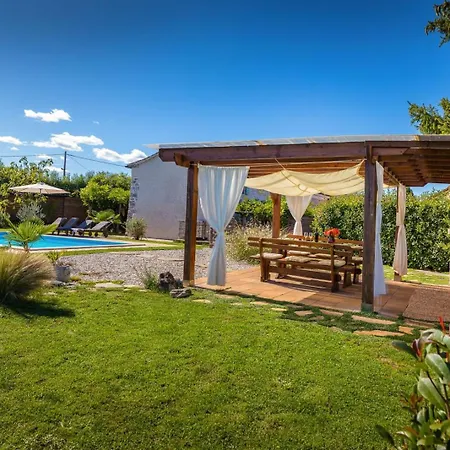 House Dorstari Villa